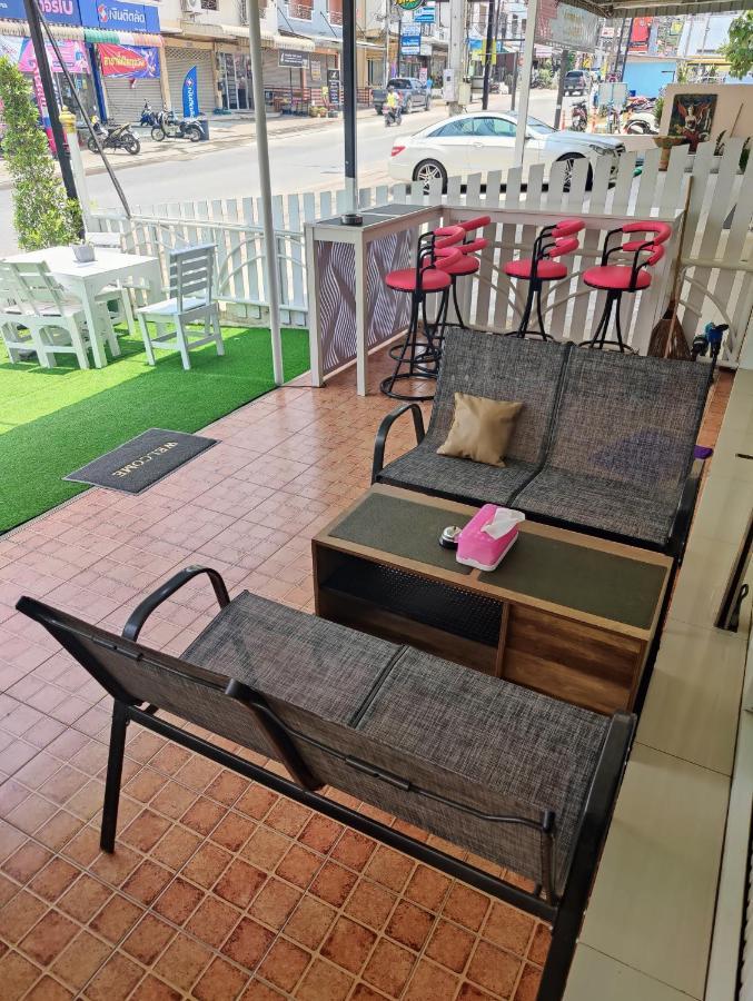 Cafe Nana Hotel Nong Prue エクステリア 写真
